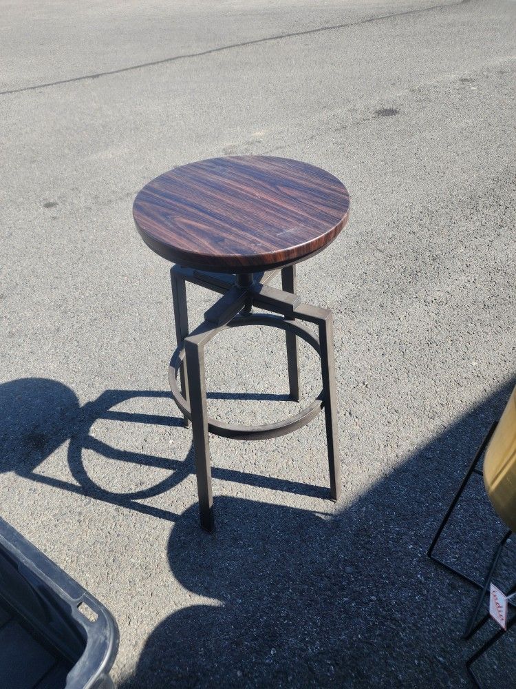 2 Spirol Adjustable Stools