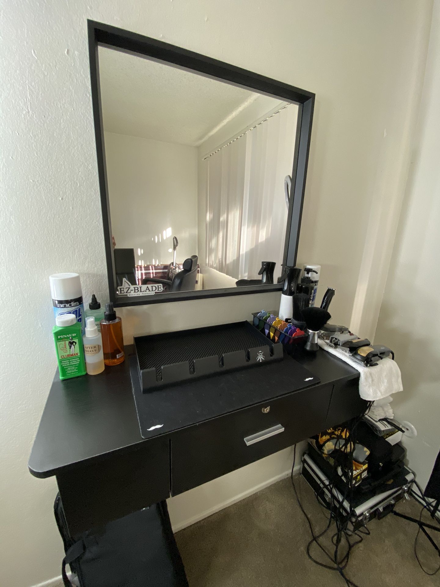 Barber/Stylist drawer station w/mirror