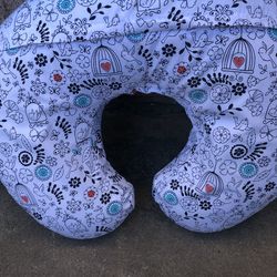 Nursing pillow