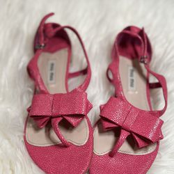 Miu Miu Stingray Pebble Leather Bow T- Strap Pink Sandals Shoe Size 35.5