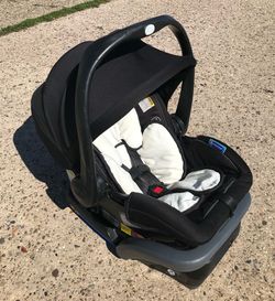 Infant car seat with base