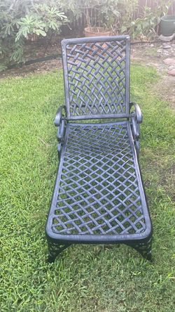 Iron cast bench