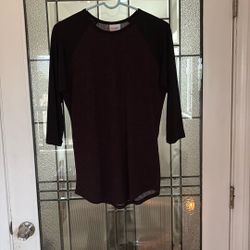 LuLaRoe T-shirt With 3/4 Length Raglan Sleeves-Size Small