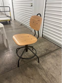 Swivel chair, wood and matte black