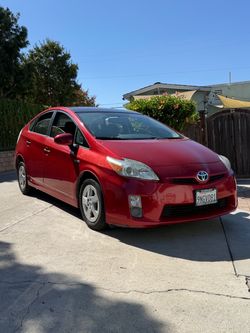 2010 Toyota Prius IV Fully Loaded Hybrid 4 Door Hatch Back JBL Navigation Solar Panel Roof Luxury Package