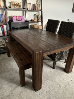 Dining table set