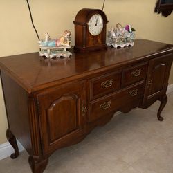 Solid Wood Sideboard / Buffet Cabinet (Classic Style)