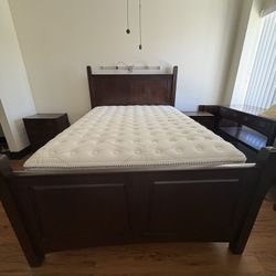 Stickley Bed Frame With 2 Night Stands 