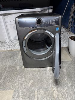 Electrolux electric dryer 7.0 cubic feet almost new one receipt for 6 months warranty