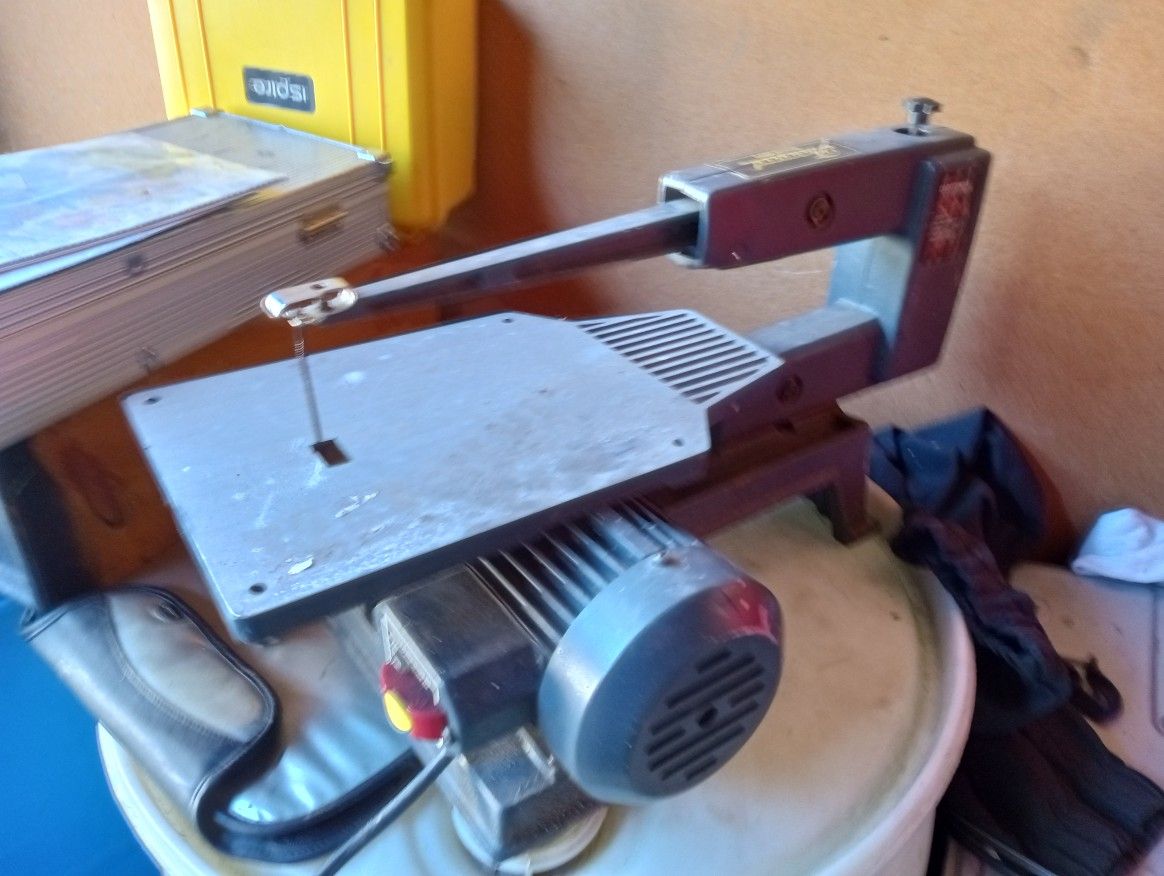 Scroll saw (Jigsaw)