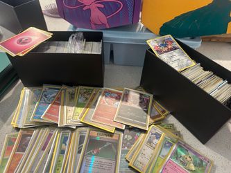 HUGE Pokemon Lot - hundreds of cards