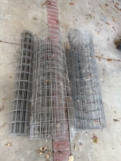 Galvanized welded-wire mesh fencing