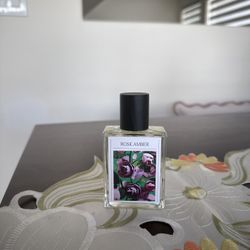 7 Virtues Rose Amber Perfume