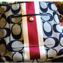 ⭐Crossbody COACH purse⭐$36⭐