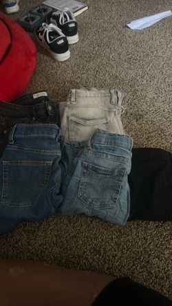 5 pairs Boys jeans Levi’s , stacked jeans & Levi shorts