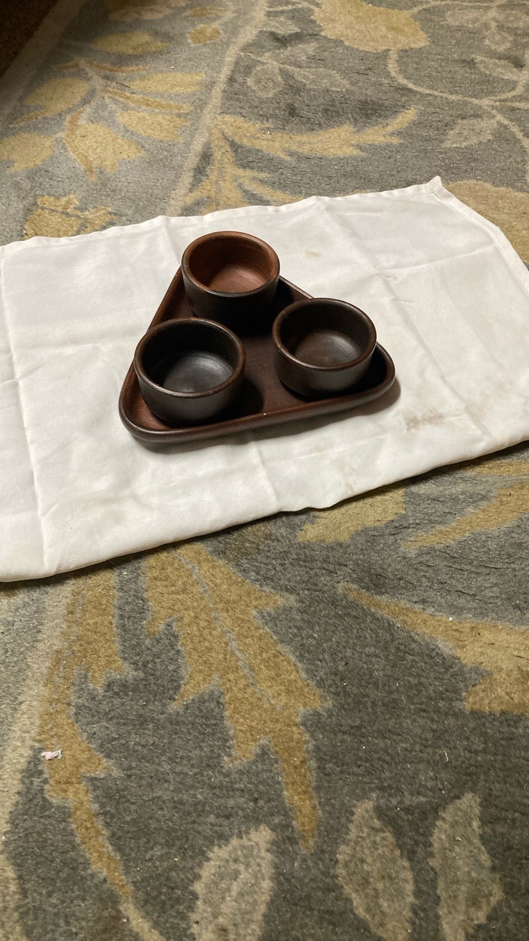 Triangular Server w/ 3 Bowls