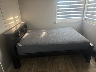 Full Size 3-Piece Bed – Good Condition