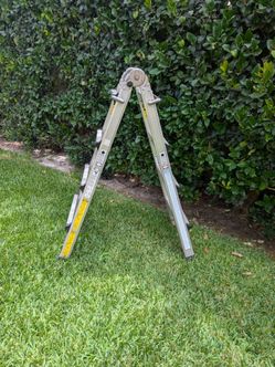 Might ladder foldable adjustable ladder