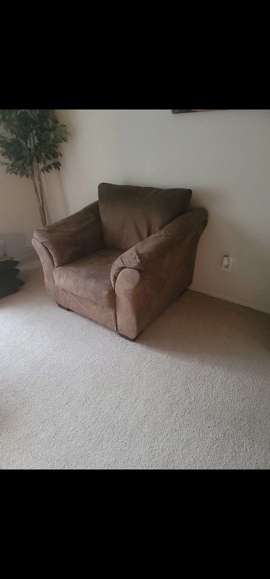 Darcy Chair