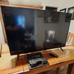 TCL ROKU 43in. TV, Great Condition 
(See Photos & Description)