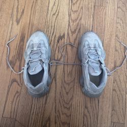 Yeezy Sz (9 M)