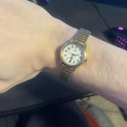 Easy Reader 25mm Bracelet Watch  (shipping Available)