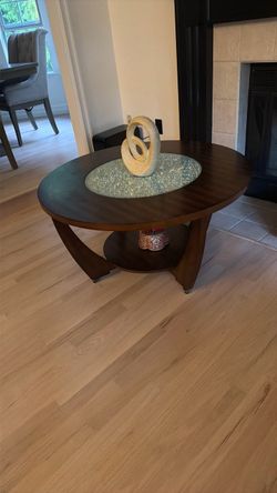 Round coffee table