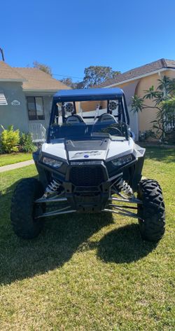 Rzr 4 Seater Xp1000