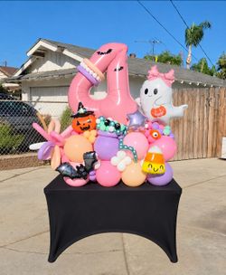 Halloween birthday balloon bouquet