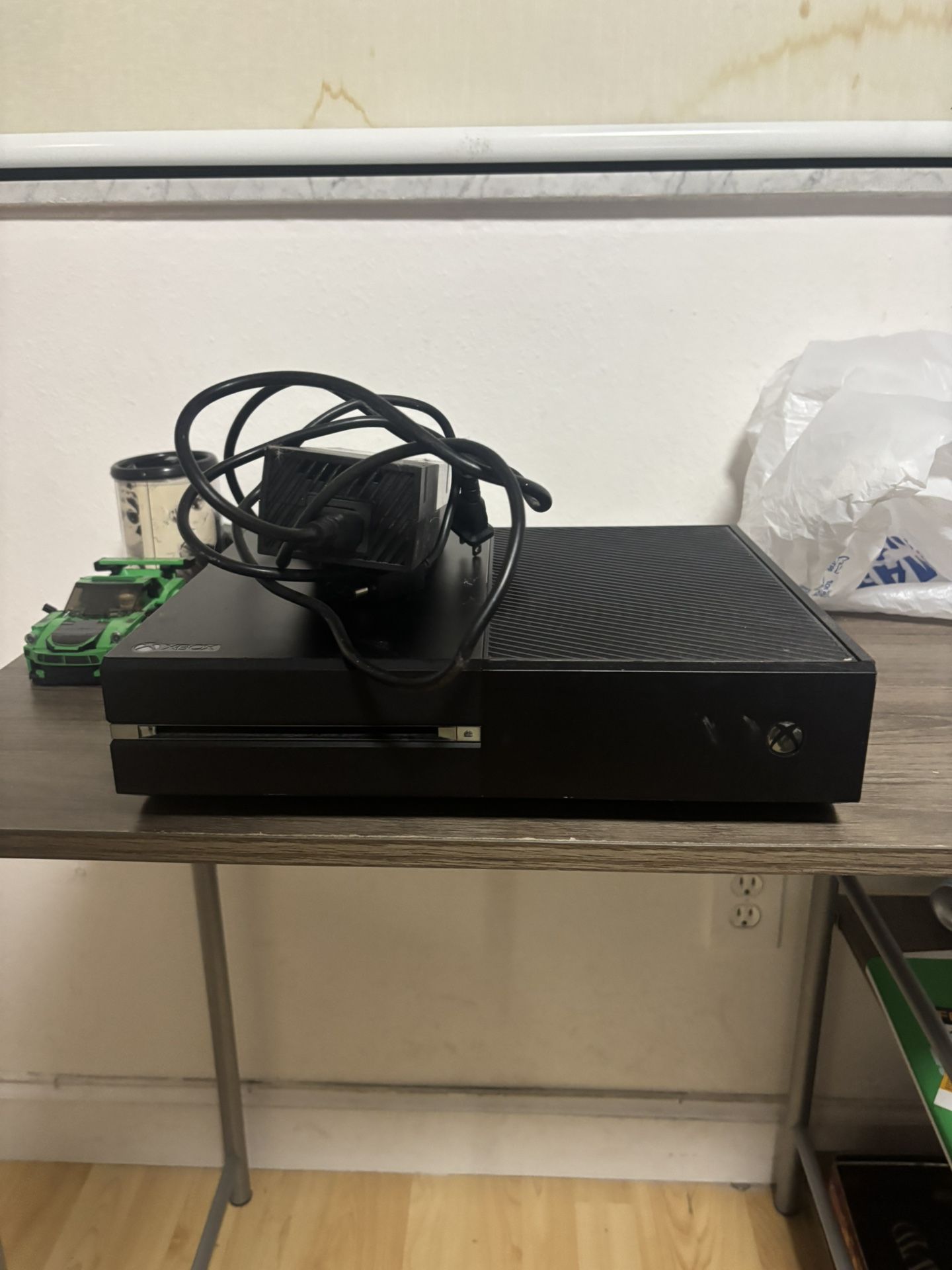 Xbox 1 With Cable