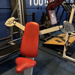 FreeMotion Chest Fly Machine