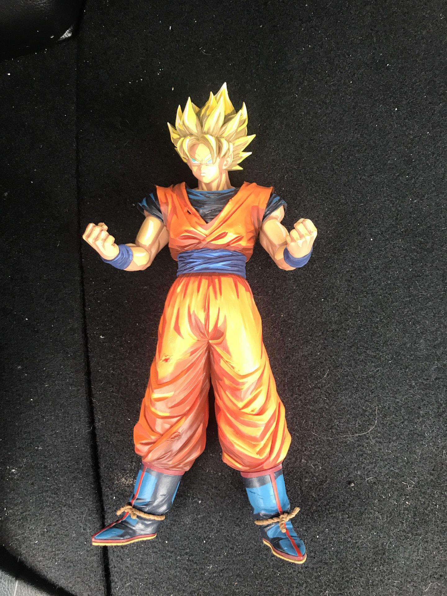 Goku collection statue