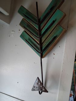 Rustic Wood and Metal Arrow Wall Decor