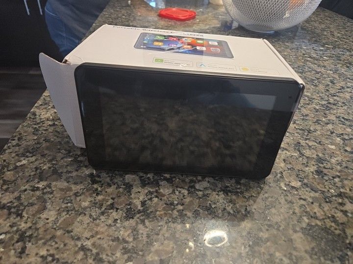 Portable Wireless Car Stereo 7 Inch Touch Screen With Wireless Car Play New