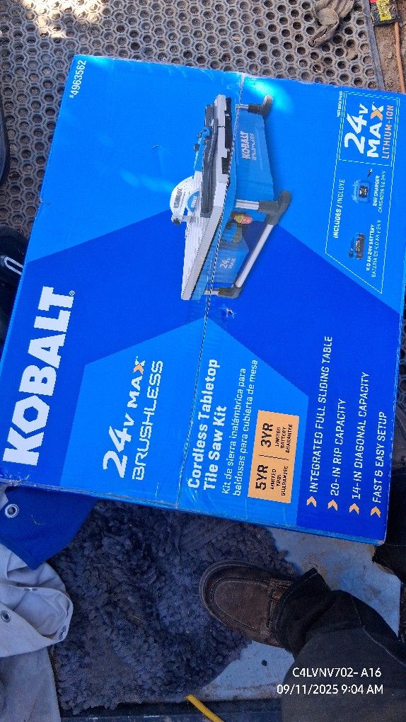 Cordless Tabletop Tile Saw