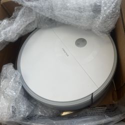 Roborock E5 Self-Charging Vacuum & Mop