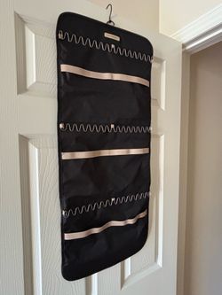 Hanging jewelry organizer