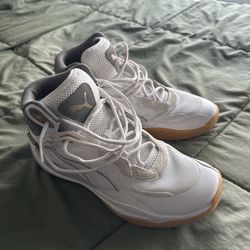 Puma Playmaker Pro Mid Trophies Men’s White Basketball Shoes Size 10