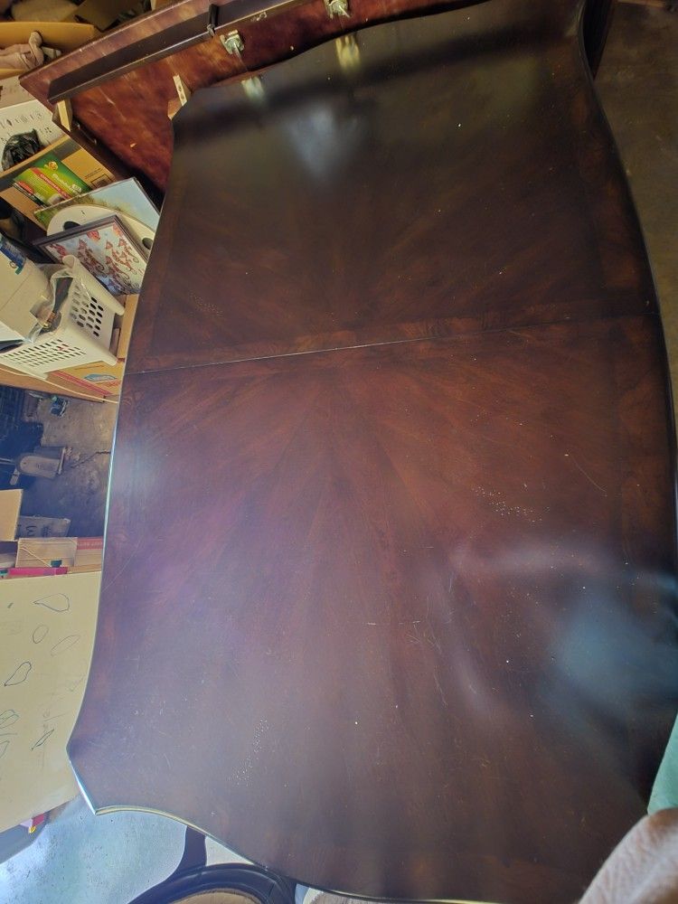 Vintage table and chairs. Beautiful designs.