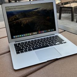 Apple MacBook Air 13” i5/4GB/256GB SSD $180 