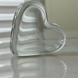 BACCARAT Je t'aime Crystal Paperweight heart shaped figurine  In great condition  Crystal Baccarat paperweight with acid etched 'Je t'aime' and design