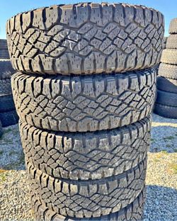 275/70/18 Goodyear 📍📍 Vendo un set de llantas con 80% de vida las 4 📍🌟