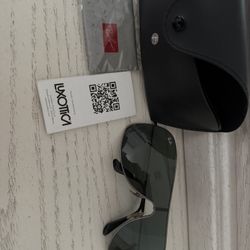 Ray-Ban Green Lens Sunglasses with Black Case