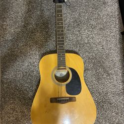 Rogue RD80 Dreadnought Acoustic Guitar DAMAGED 
