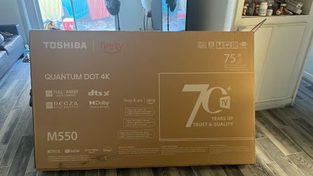 This is still a new big TV smart nice