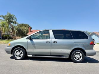 2000 Toyota Sienna
