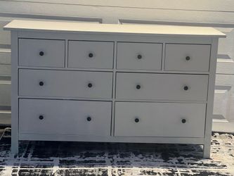 Ikea Hemnes white 8 drawers solid wood dresser