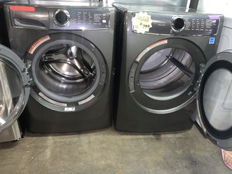 ELECTROLUX front load washer and matching electric dryer in excellent conditions