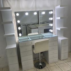 Makeup Vanity Hollywood Style 