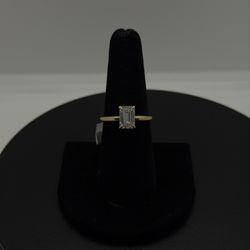 14k Emerald Cut Engagement Ring 